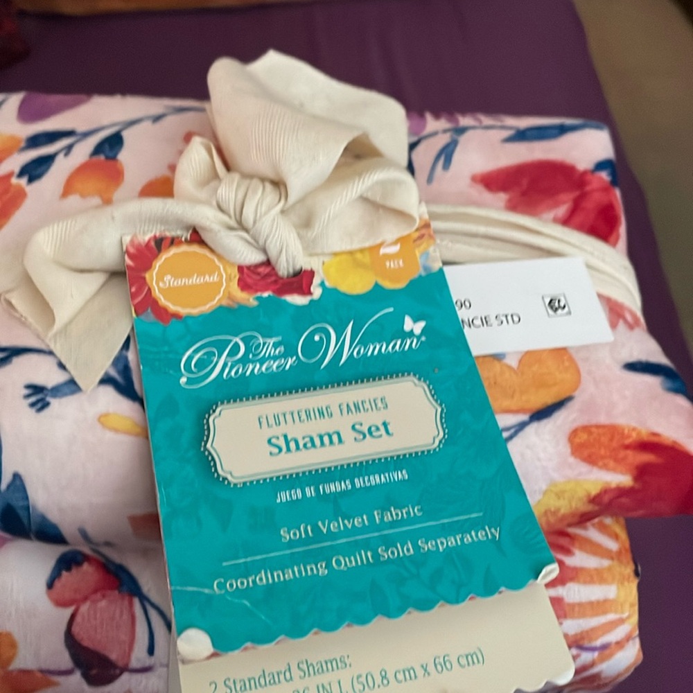 Pioneer Woman Pillow Sham set